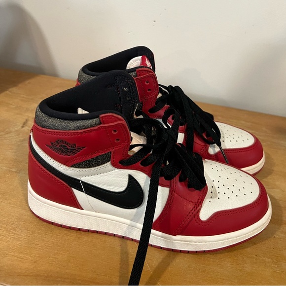 Air Jordan 1 Retro High OG Chicago ‘lost & found” - Picture 2 of 6